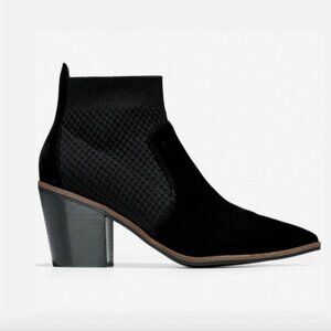 NIB Cole Haan Maggie Suede Tonal Bootie Black Size 6.5B